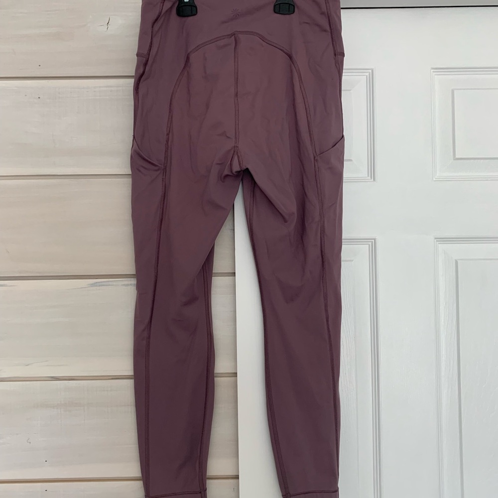 Athleta women’s Ultimate Stash Pocket 7/8 legging tight M